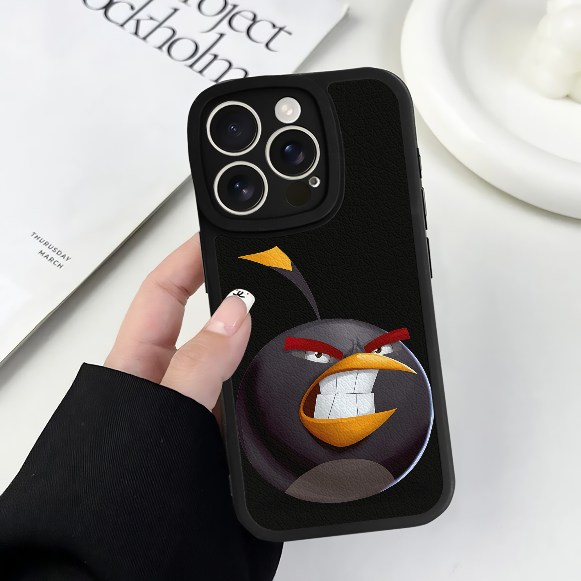 （画像用） Angry Birds アングリーバード 【iPhone 16シリーズ対応】シリコンスマホケース（レザー調） 材質：シリコン